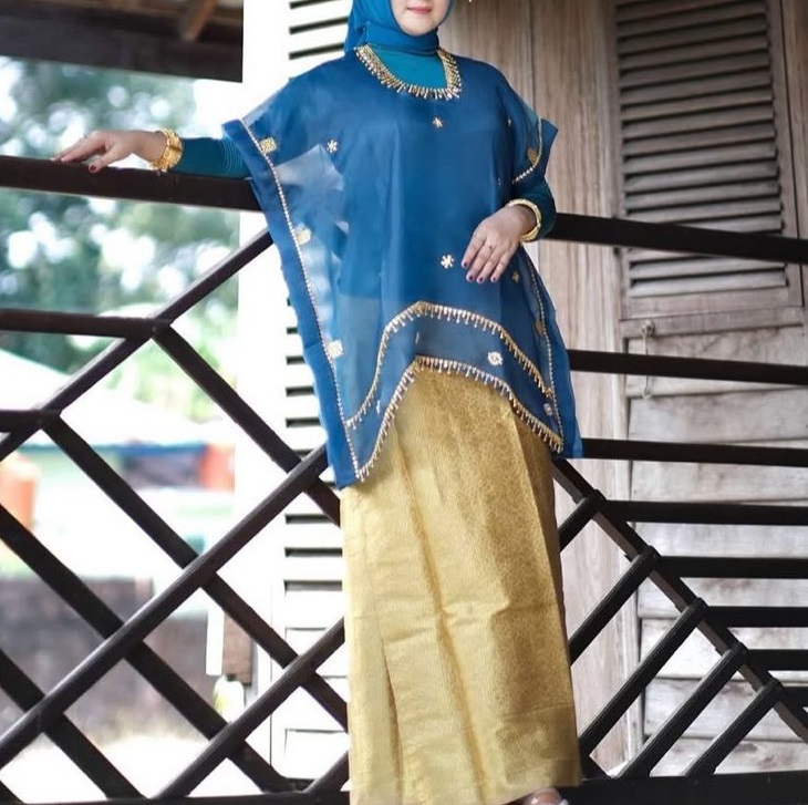 Baju Bodo biru